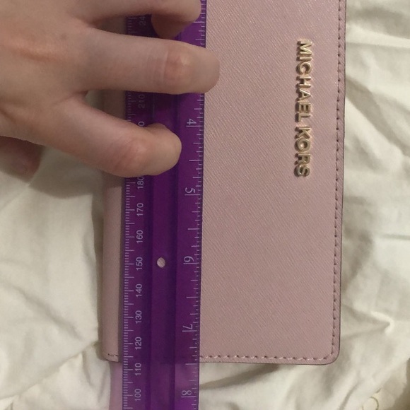 Michael kors Wallet (BABY PINK) lightly used - Picture 15 of 16